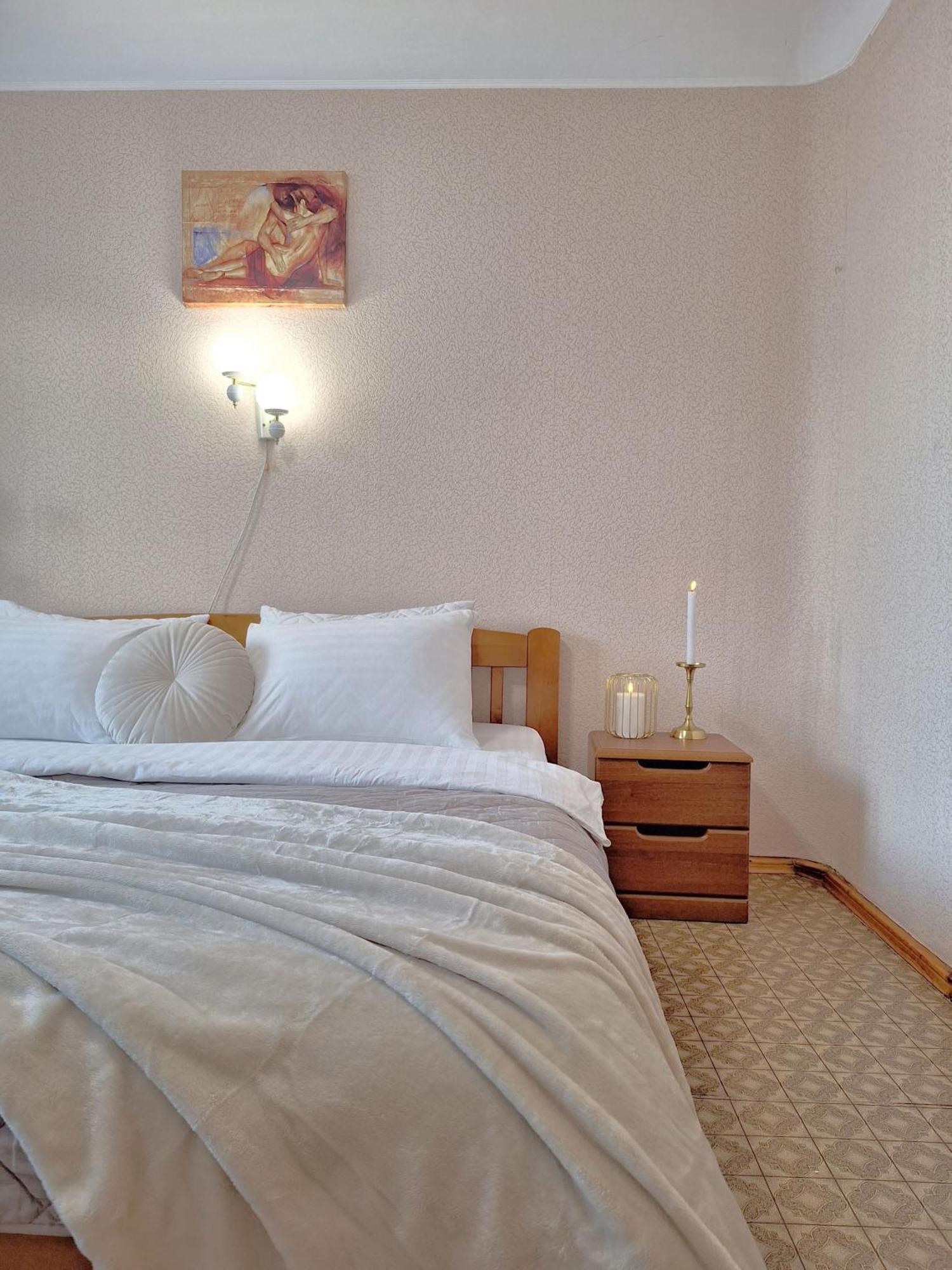 4 Ліжка З Балконом Документи Для Відряджень Мережа Alex Apartments Безконтатне Заселення 24-7 Poltava Exterior foto
