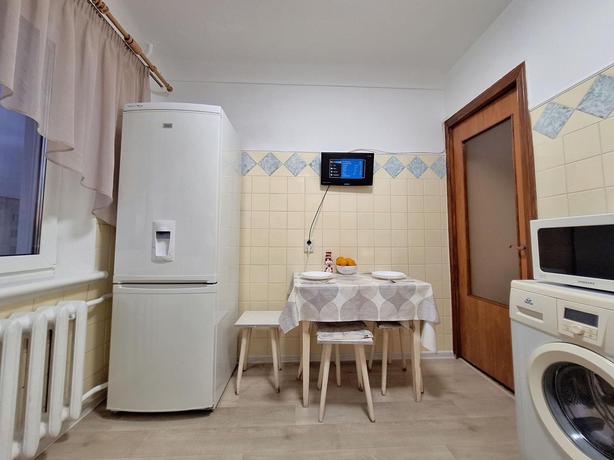 4 Ліжка З Балконом Документи Для Відряджень Мережа Alex Apartments Безконтатне Заселення 24-7 Poltava Exterior foto