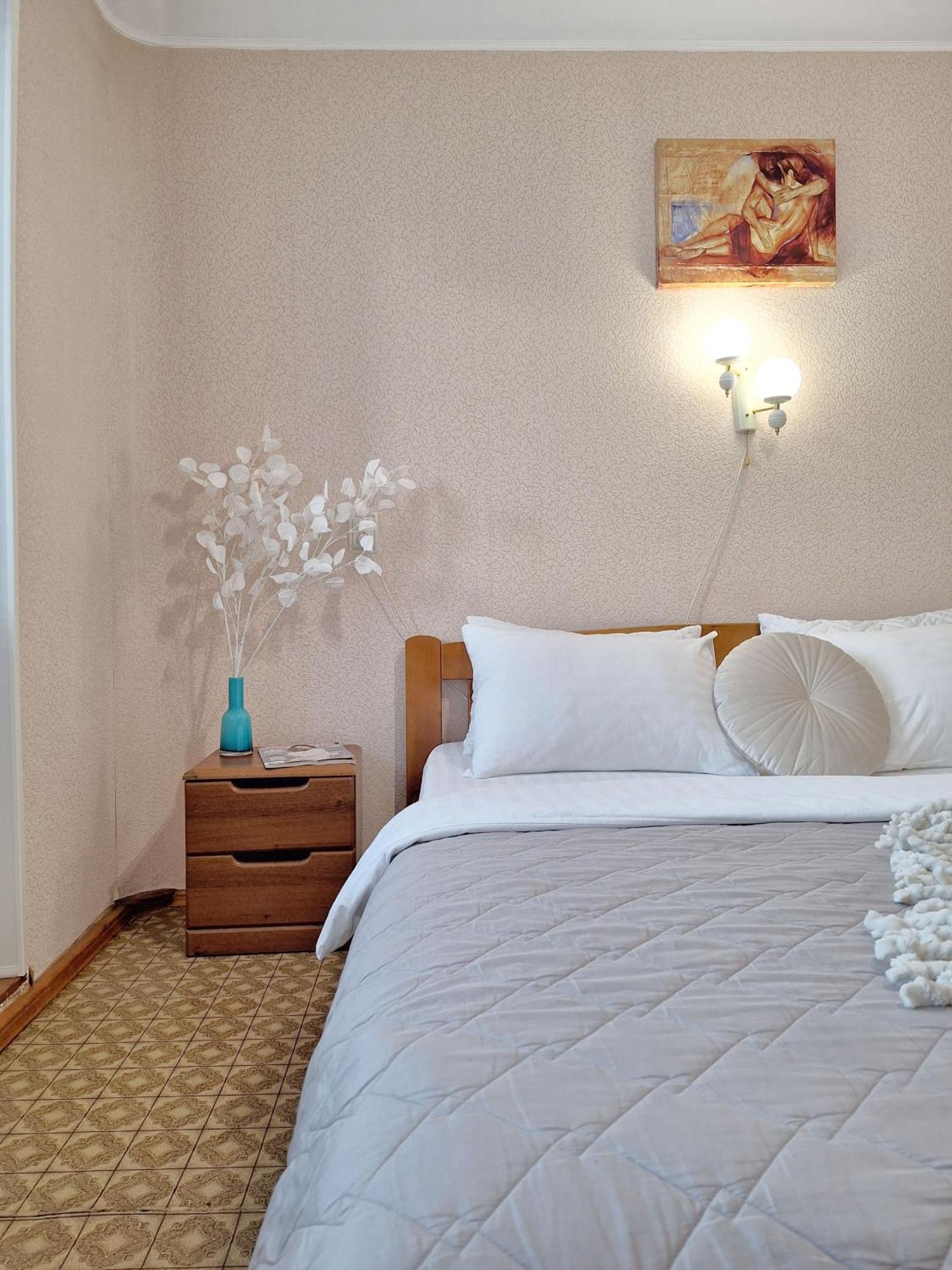 4 Ліжка З Балконом Документи Для Відряджень Мережа Alex Apartments Безконтатне Заселення 24-7 Poltava Exterior foto