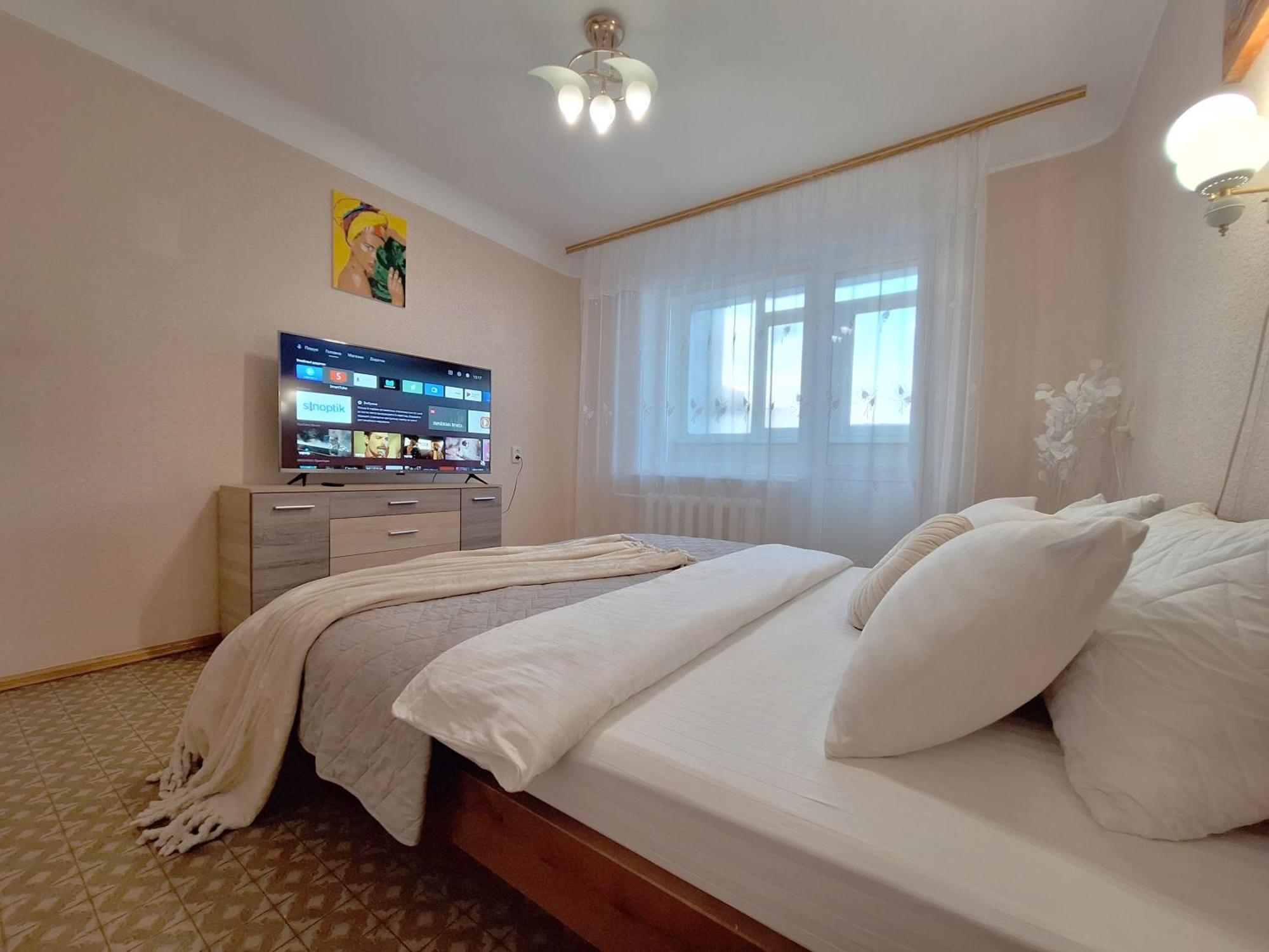 4 Ліжка З Балконом Документи Для Відряджень Мережа Alex Apartments Безконтатне Заселення 24-7 Poltava Exterior foto